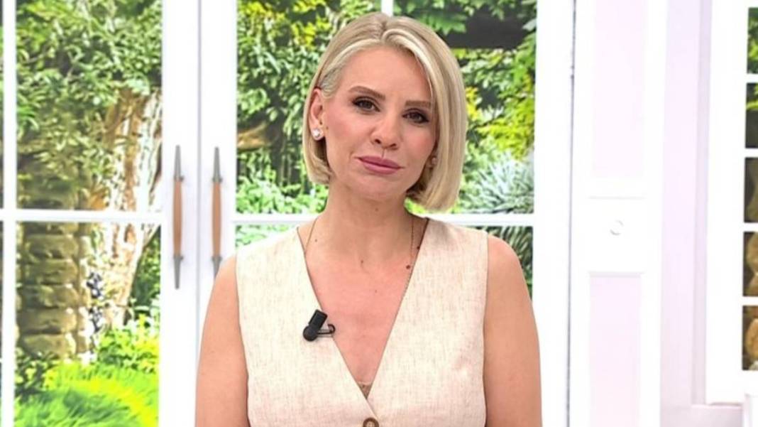 Esra Erol'u hiç böyle görmedeniz! Ünlü sunucu yıllar önce rol adlığı diziyle herkesi şok etti: Rolü çok fena... 2